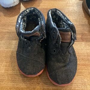 Baby Toms high tops Sz  6T
